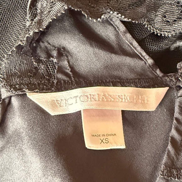 Victoria’s Secret Black Lace/Mesh Chemise - Picture 4 of 6